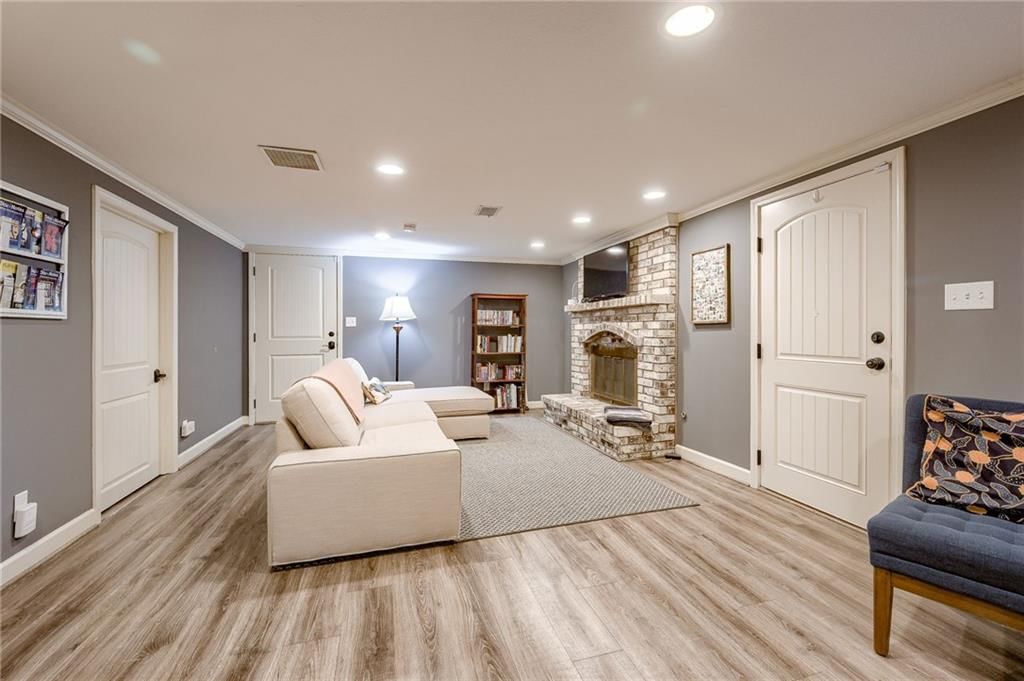 6119 Larson Avenue — photo 18