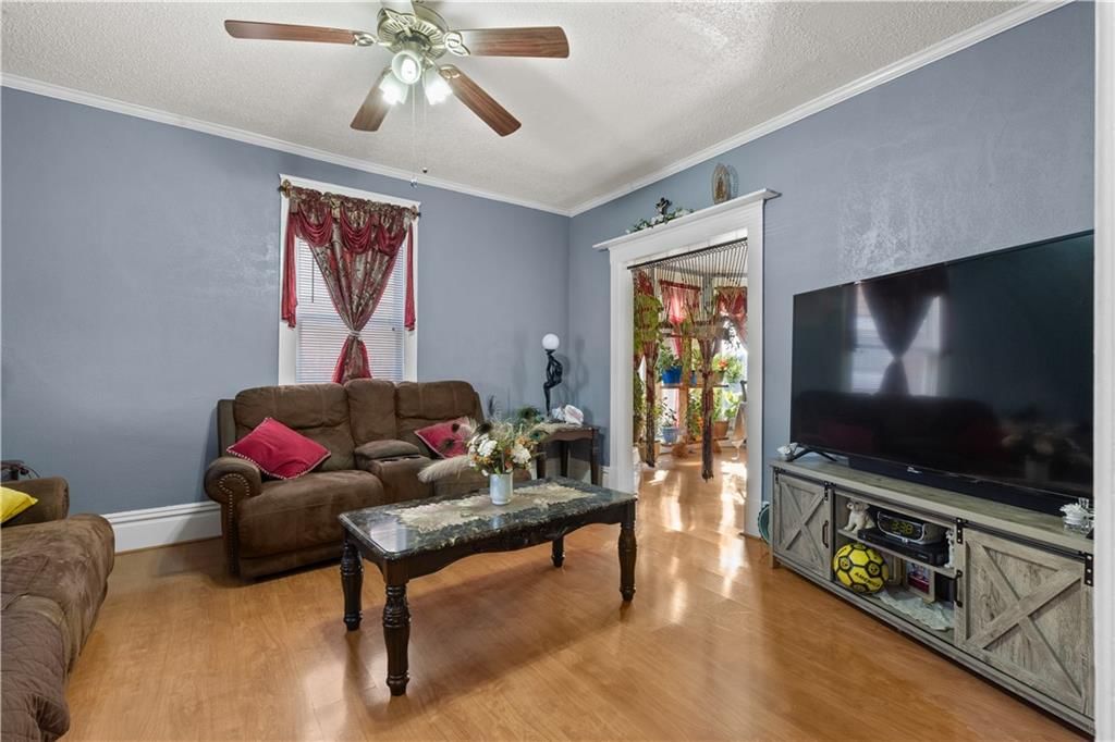 436 N Oakley Avenue — photo 5