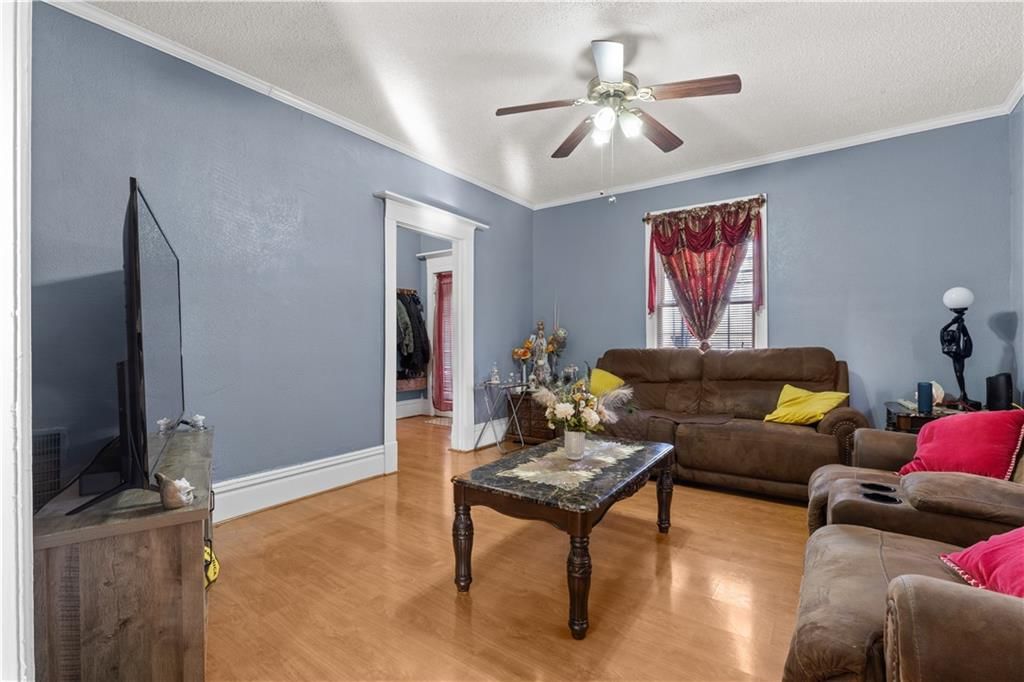 436 N Oakley Avenue — photo 6