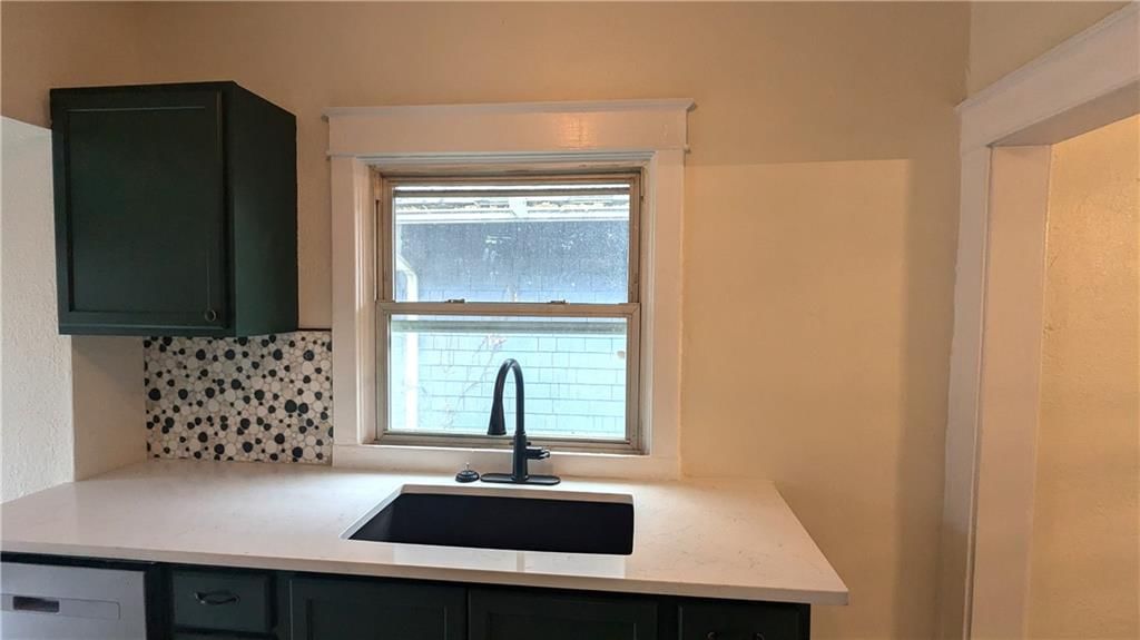 3208 E 30TH Terrace — photo 16