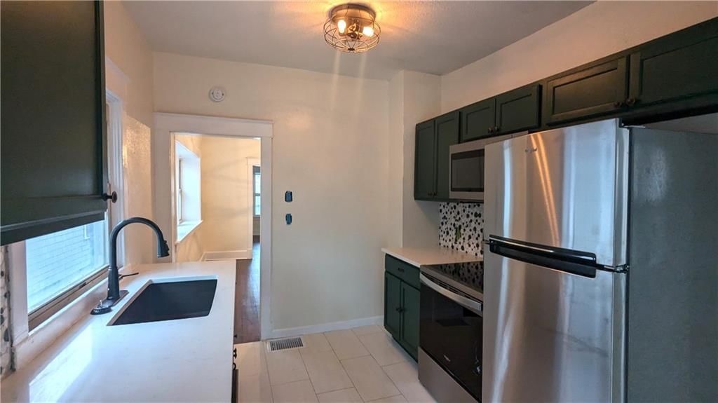 3208 E 30TH Terrace — photo 18