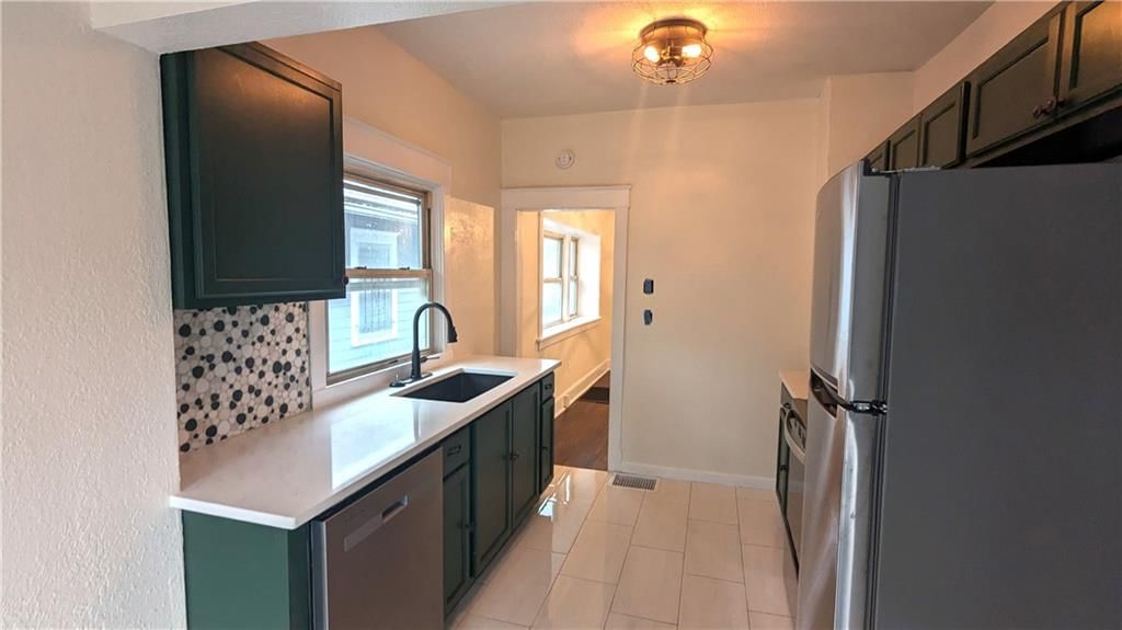 3208 E 30TH Terrace — photo 27