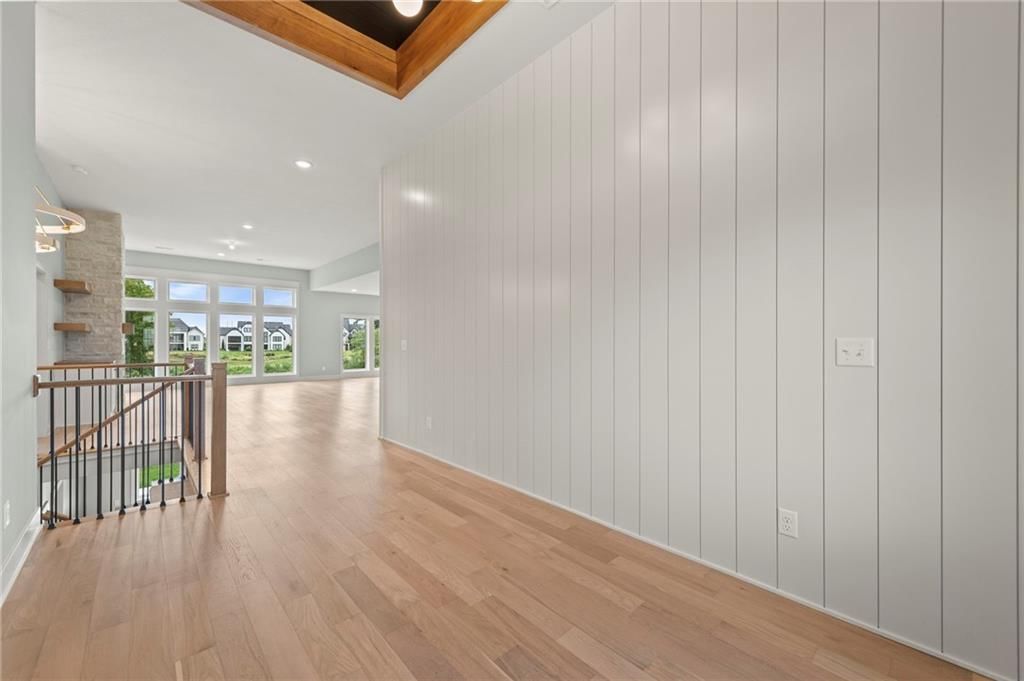 8716 N Lewis Avenue — photo 2