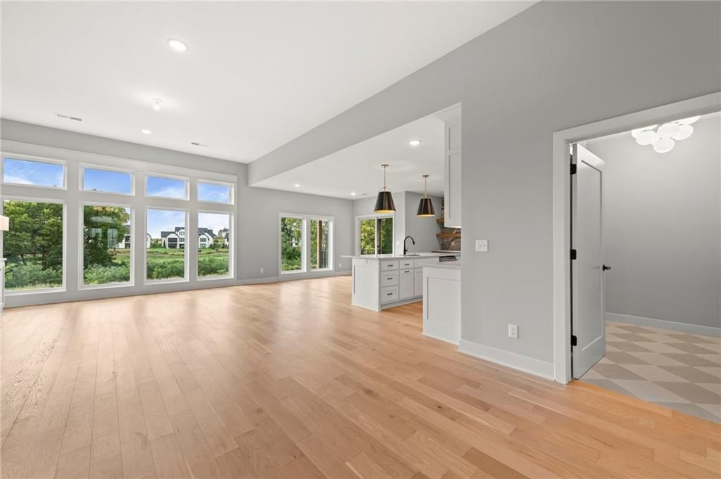 8716 N Lewis Avenue — photo 4