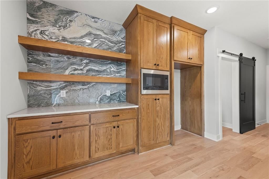8716 N Lewis Avenue — photo 10