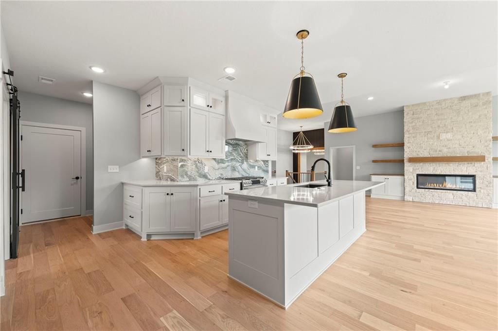 8716 N Lewis Avenue — photo 11