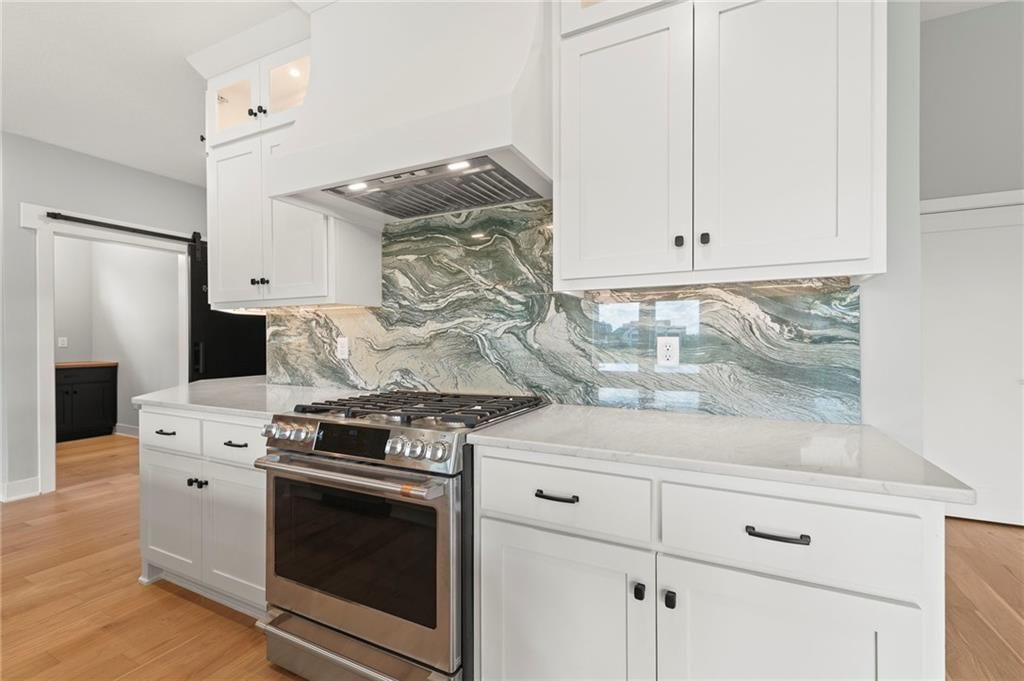 8716 N Lewis Avenue — photo 17