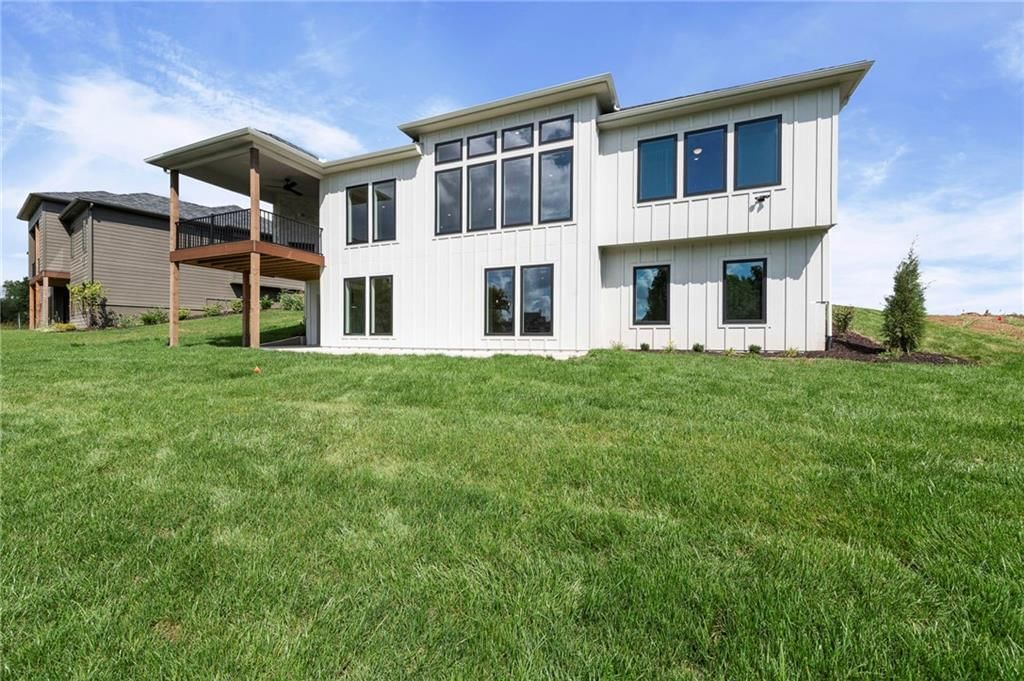 8716 N Lewis Avenue — photo 58