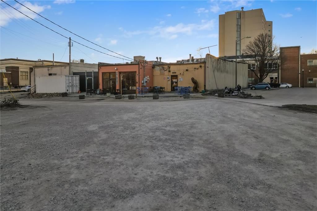 451 S Thompson Avenue — photo 56