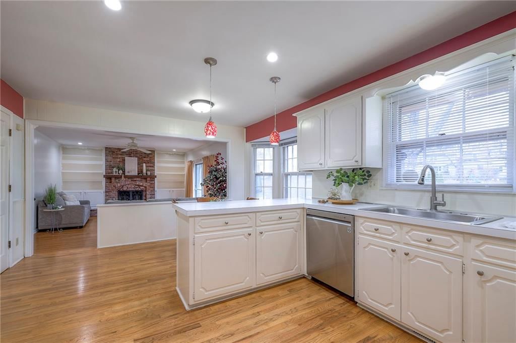 4316 E 110 Street — photo 10