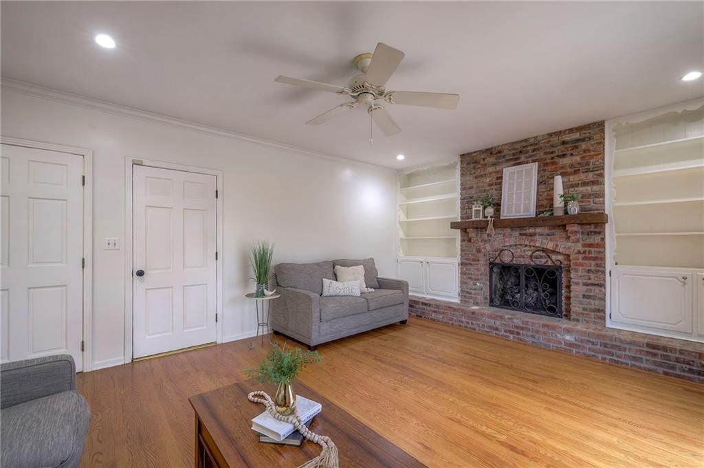 4316 E 110 Street — photo 16