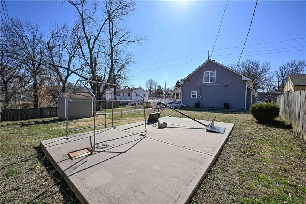 3210 Farrow Avenue — photo 5