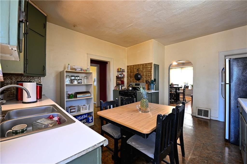3210 Farrow Avenue — photo 10