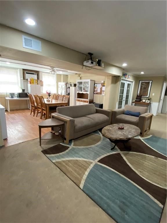 421 Locust Street — photo 11