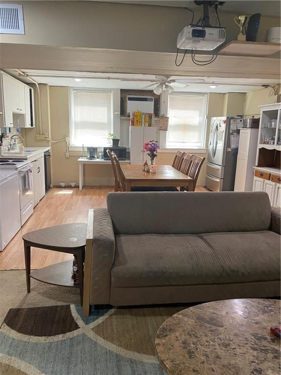 421 Locust Street — photo 16