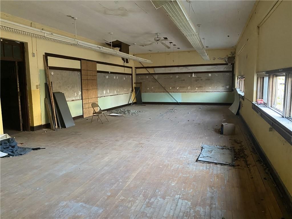 421 Locust Street — photo 18