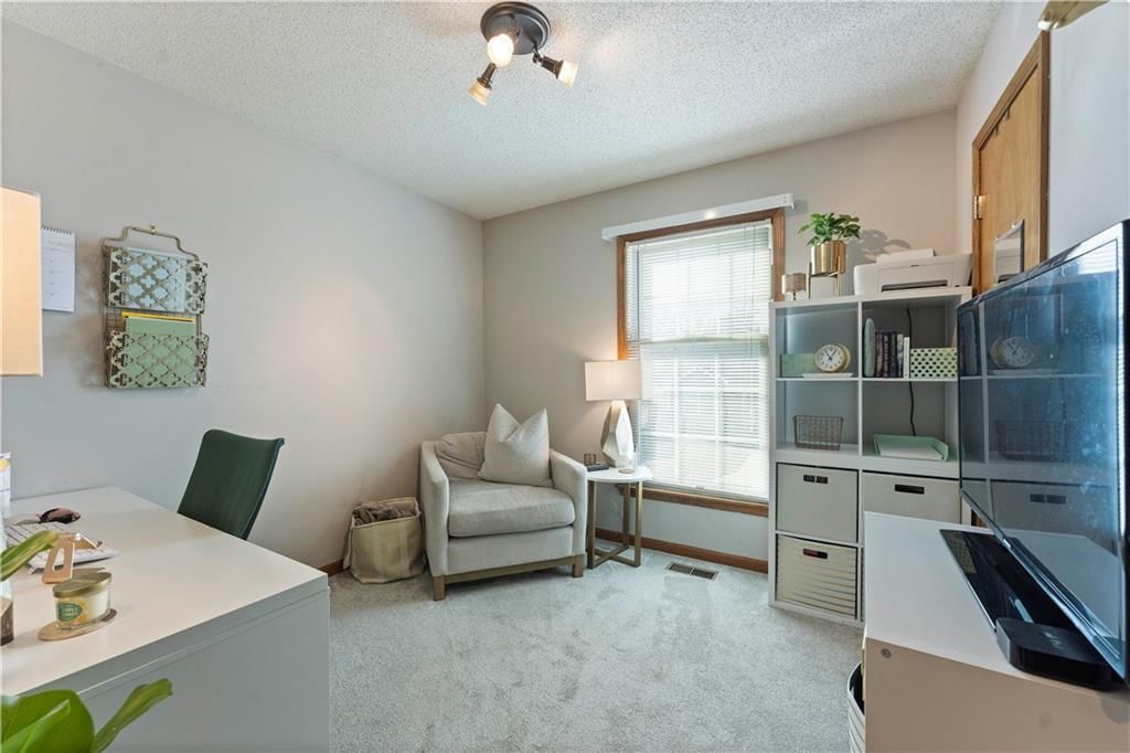 133 E Nelson Circle — photo 17