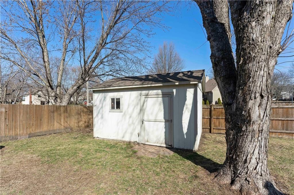 133 E Nelson Circle — photo 23