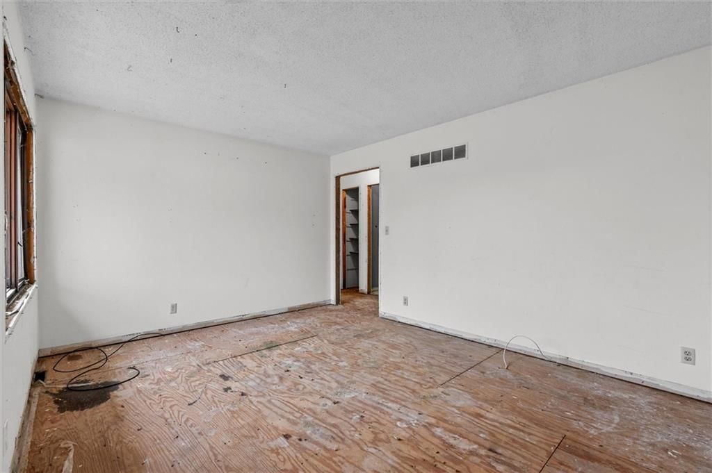 109-111 W 3rd Street — photo 9