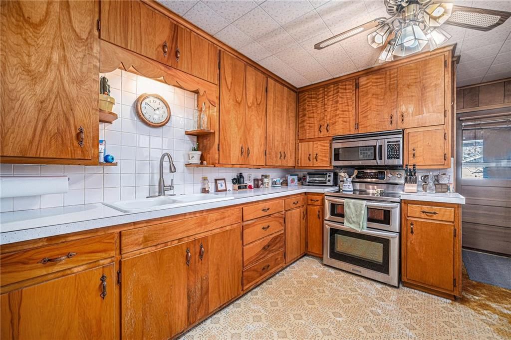Photo 10 of 23 - 1818 Grandview Boulevard