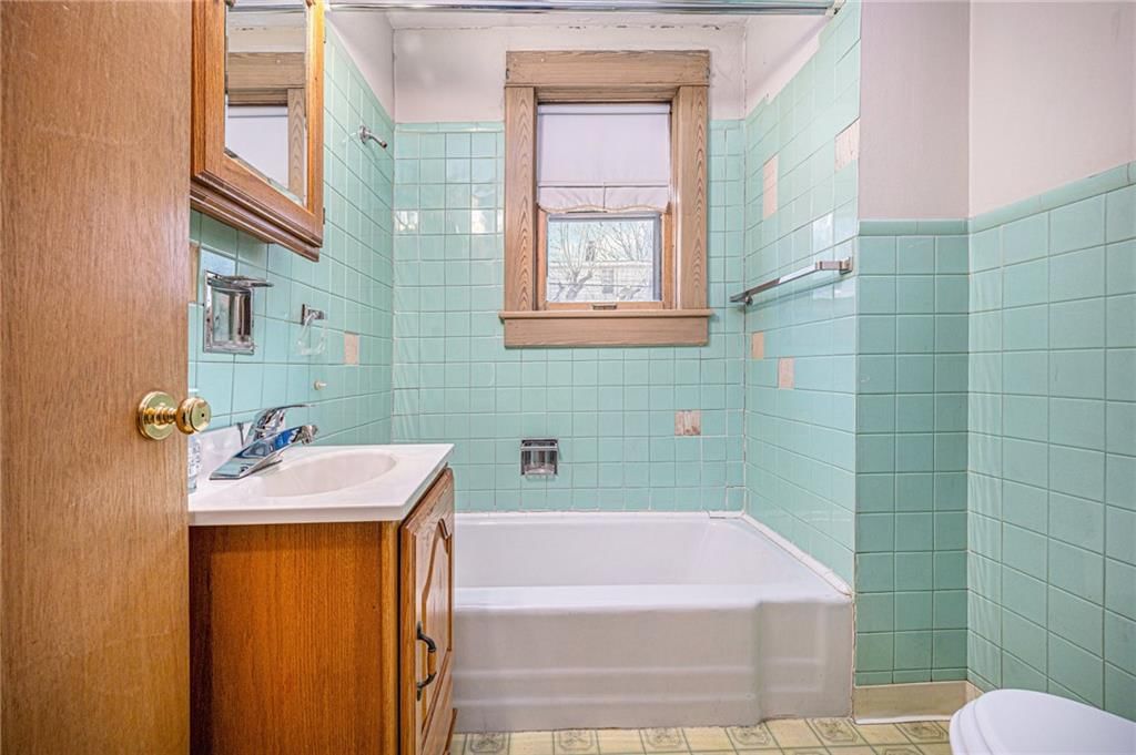 Photo 16 of 23 - 1818 Grandview Boulevard