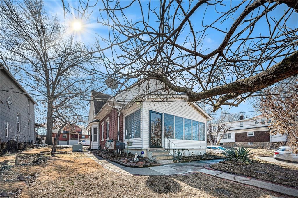 Photo 21 of 23 - 1818 Grandview Boulevard