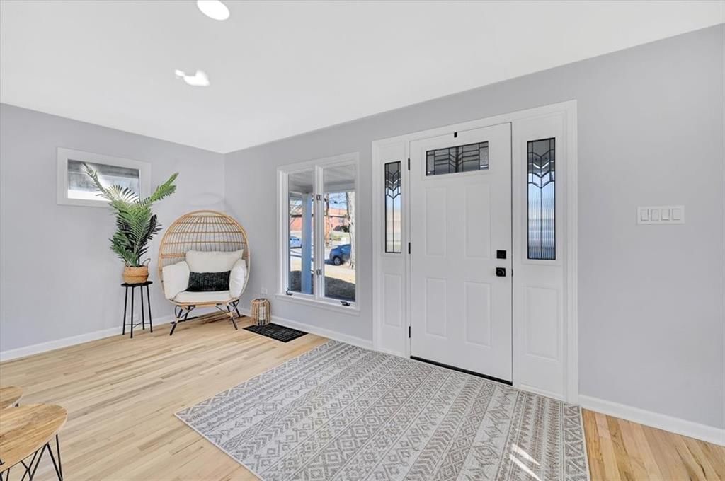 713 W 75th Terrace — photo 5