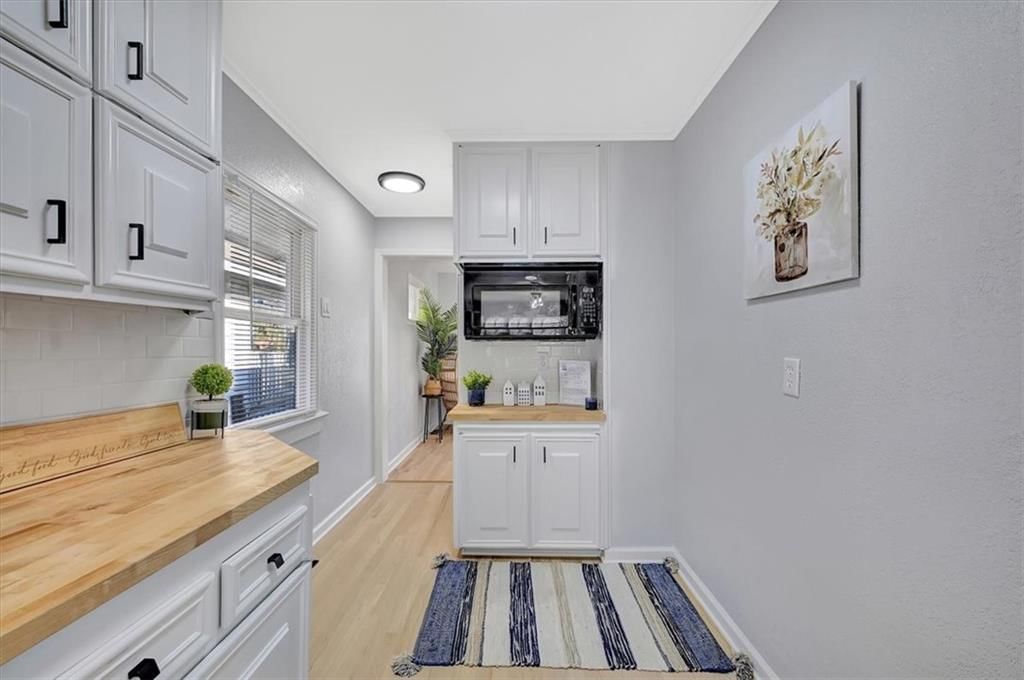 713 W 75th Terrace — photo 10