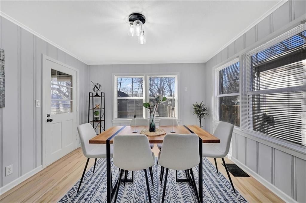 713 W 75th Terrace — photo 13