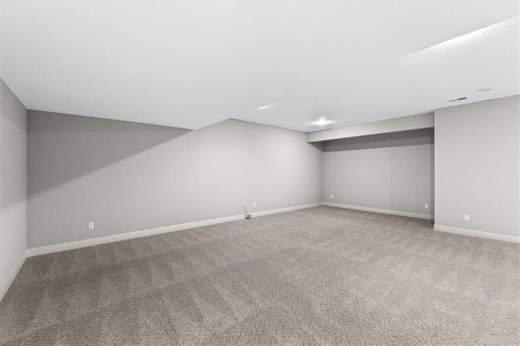 16124 Oakmont Street — photo 32