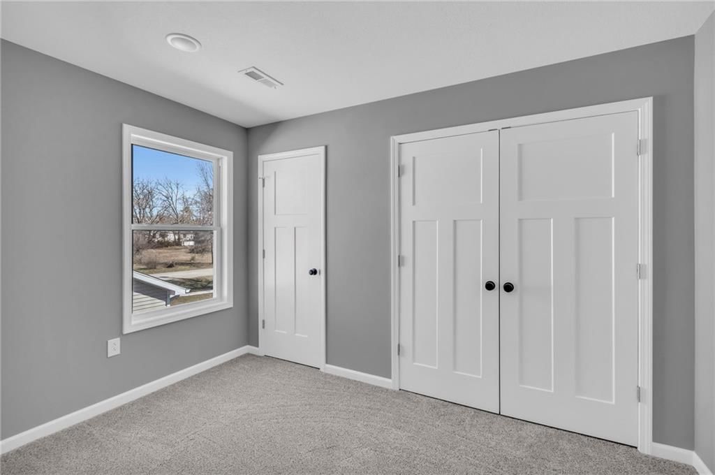 303 N Prairie Street — photo 18