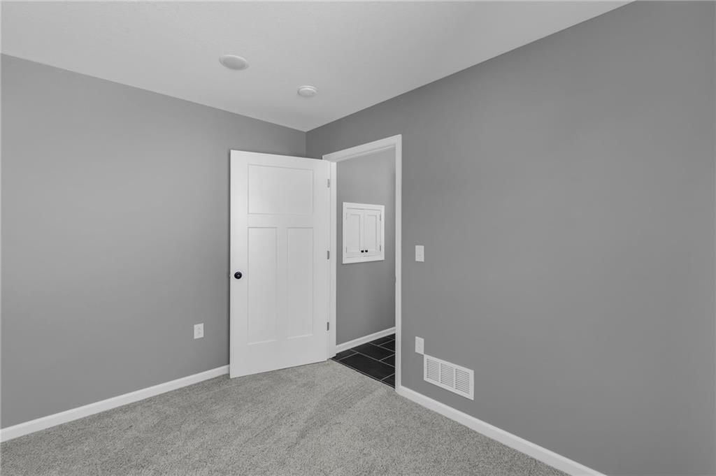 303 N Prairie Street — photo 19