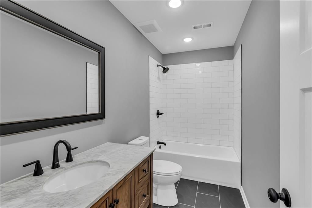 303 N Prairie Street — photo 24