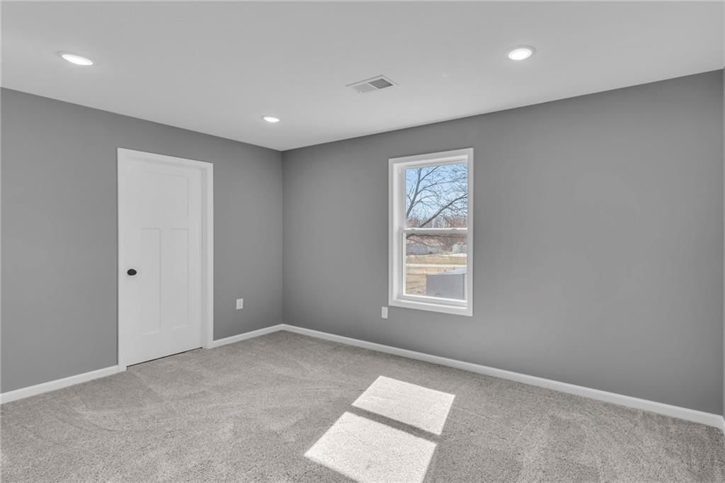 303 N Prairie Street — photo 25