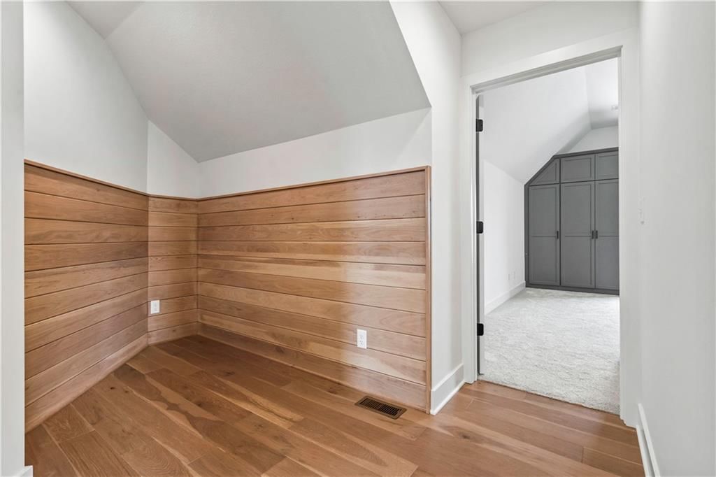 1812 NE Lashbrook Circle — photo 44