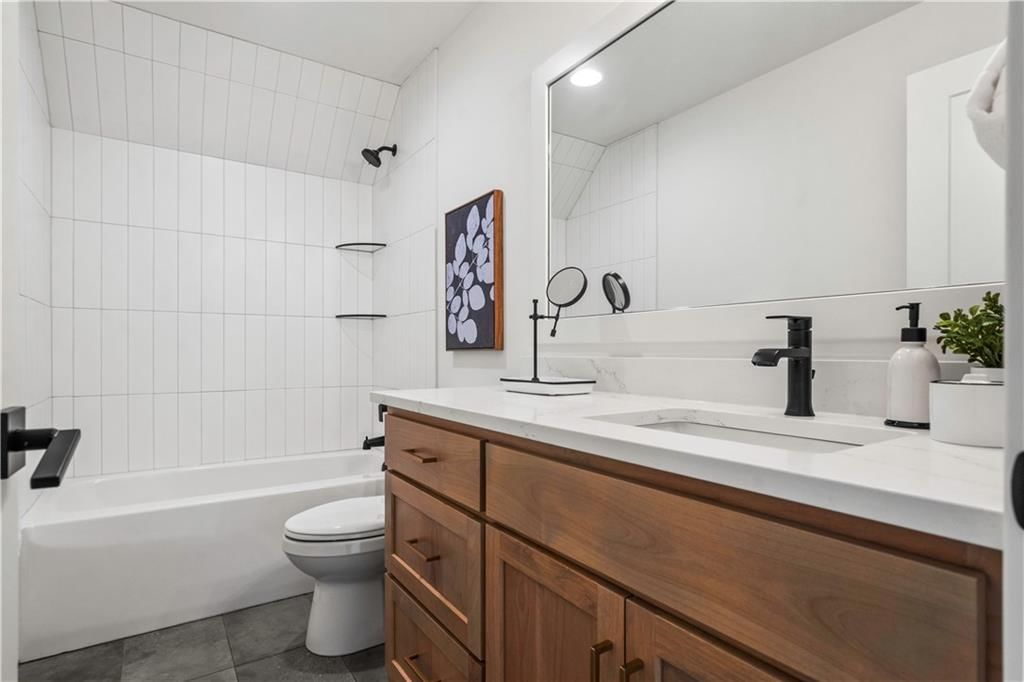 1812 NE Lashbrook Circle — photo 48