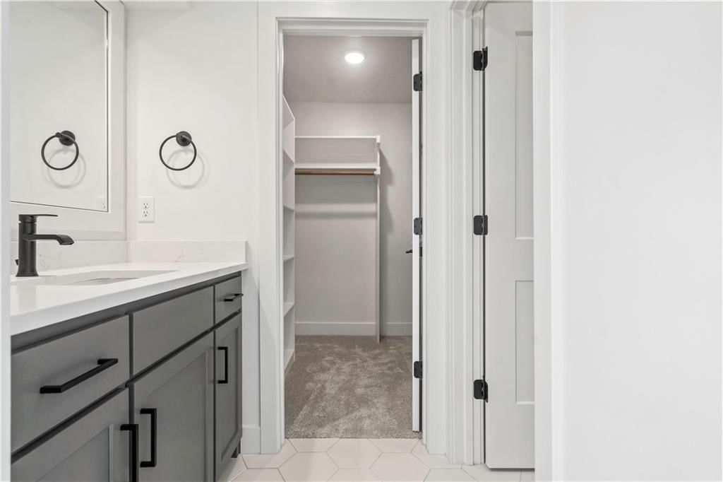 1812 NE Lashbrook Circle — photo 51