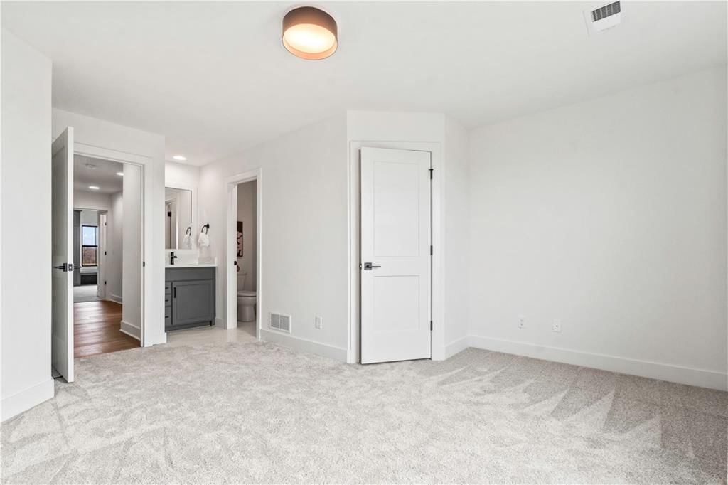 1812 NE Lashbrook Circle — photo 53