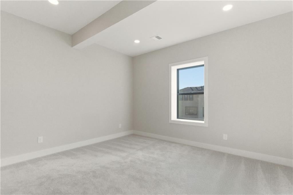 1812 NE Lashbrook Circle — photo 63