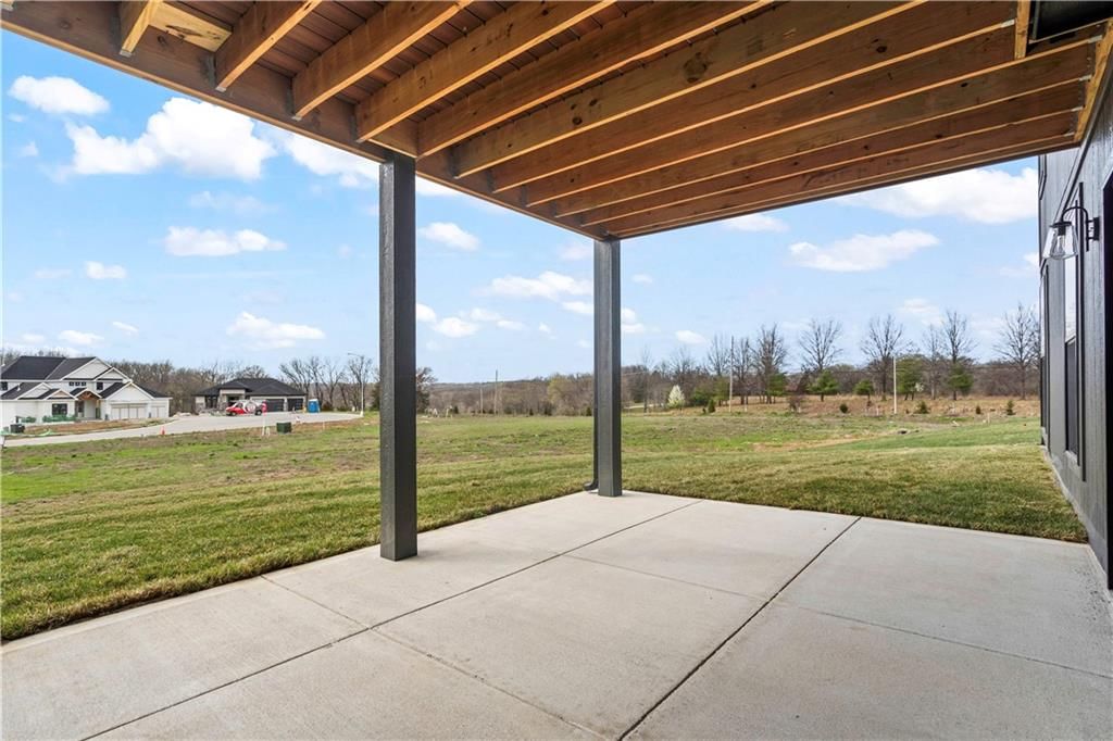 1812 NE Lashbrook Circle — photo 71
