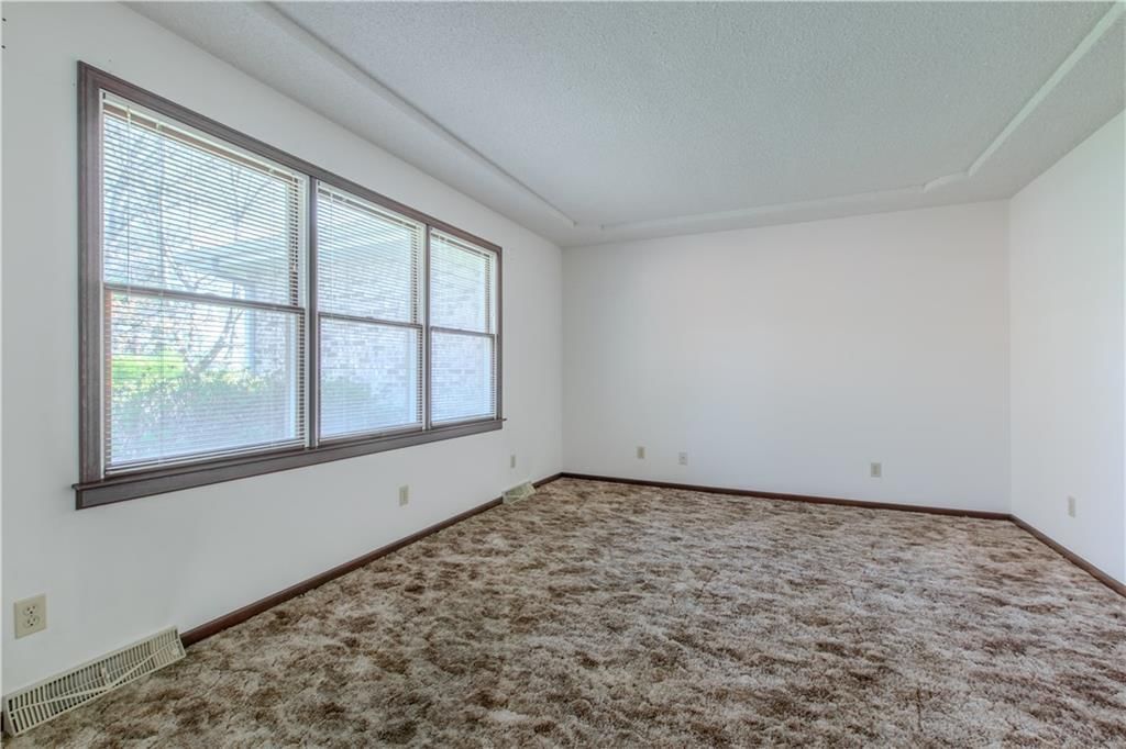 13816 Belmont Avenue — photo 7