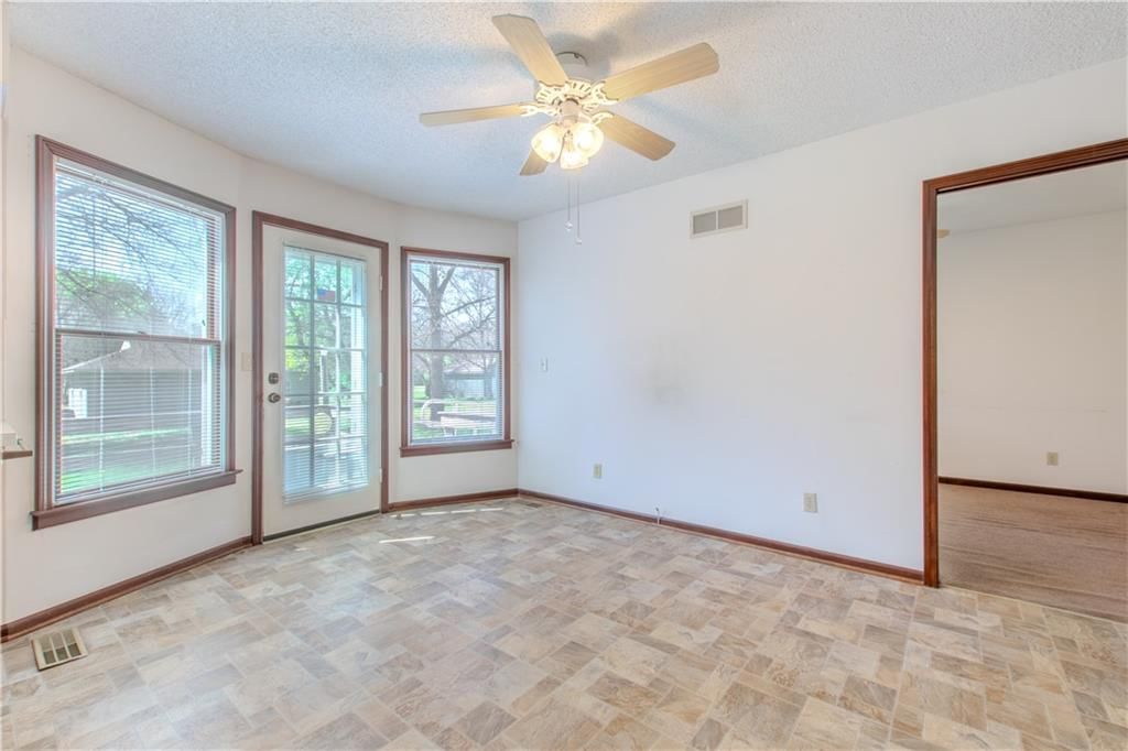 13816 Belmont Avenue — photo 30