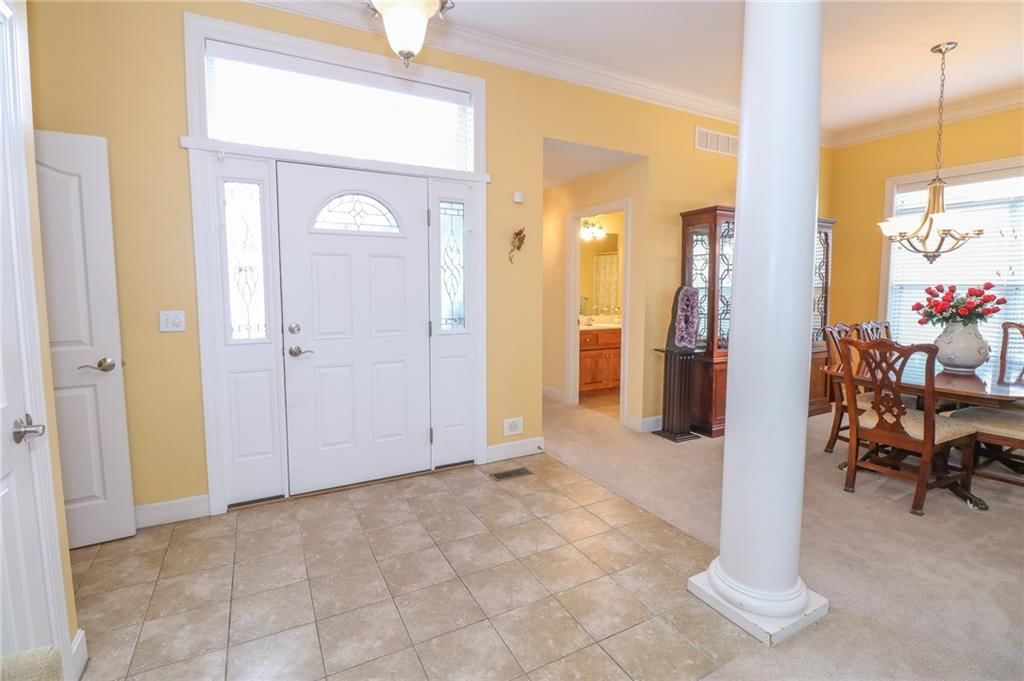 900 SW Sara Circle — photo 3