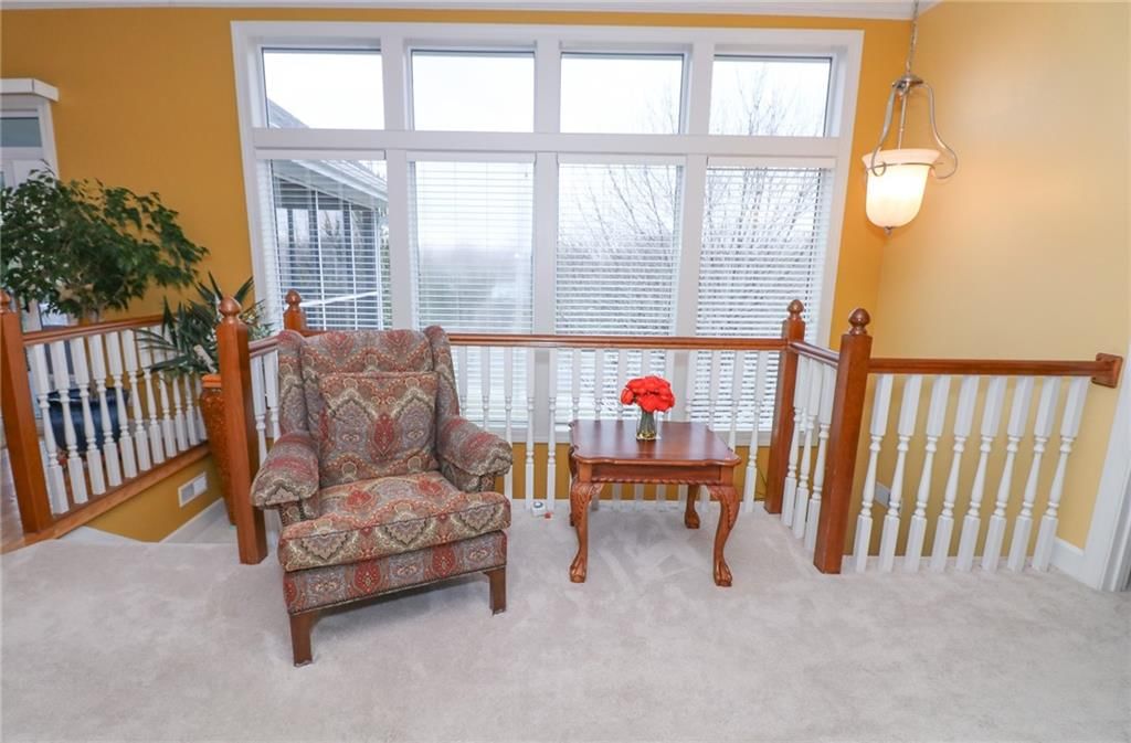 900 SW Sara Circle — photo 8