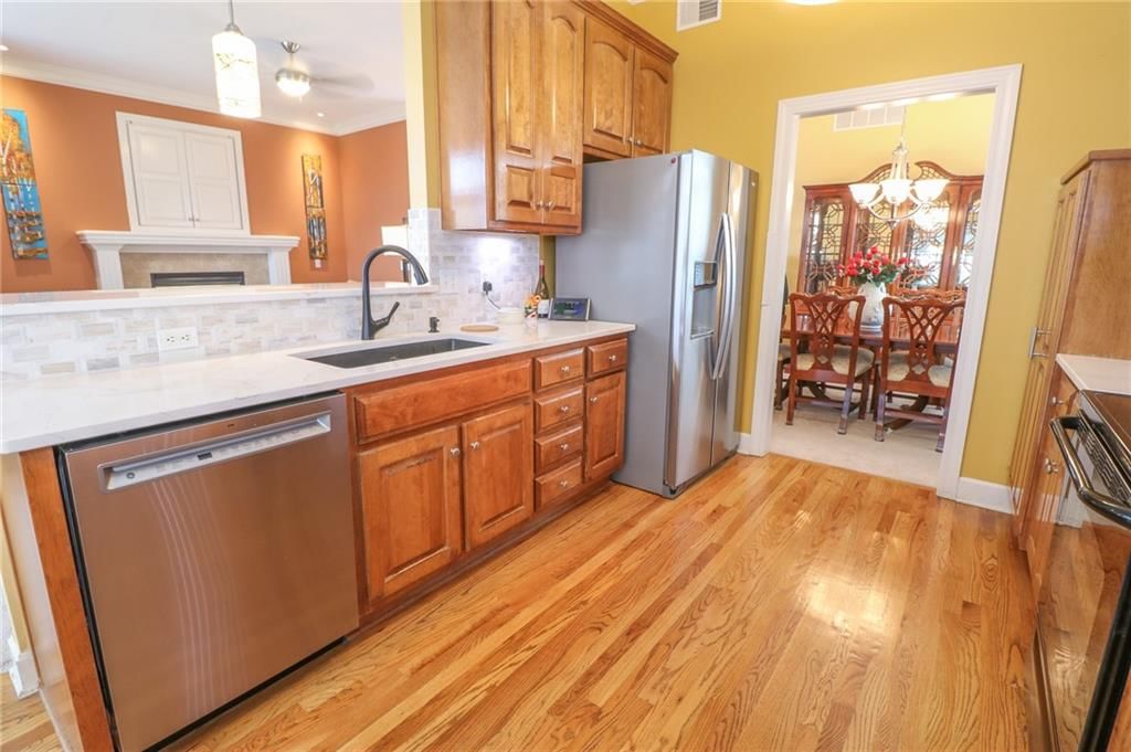 900 SW Sara Circle — photo 10