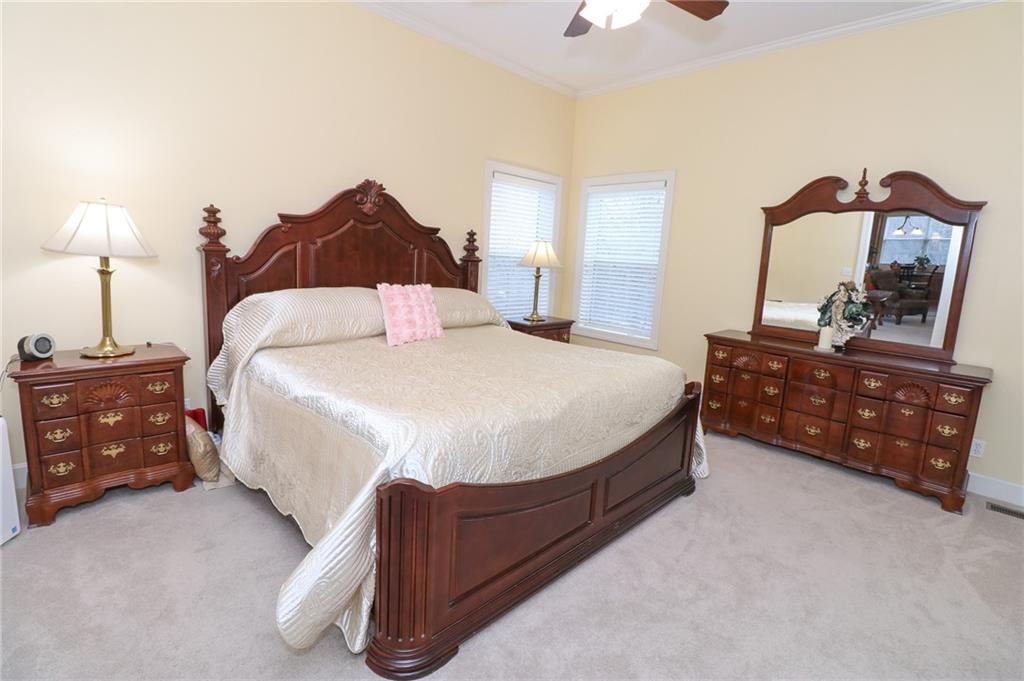 900 SW Sara Circle — photo 16
