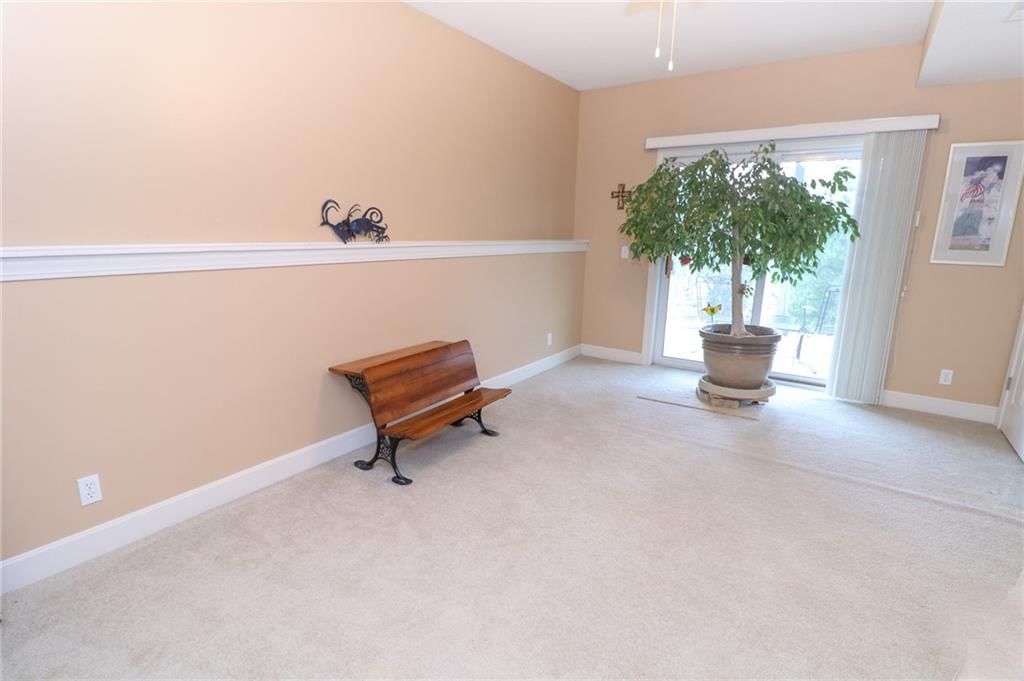 900 SW Sara Circle — photo 26