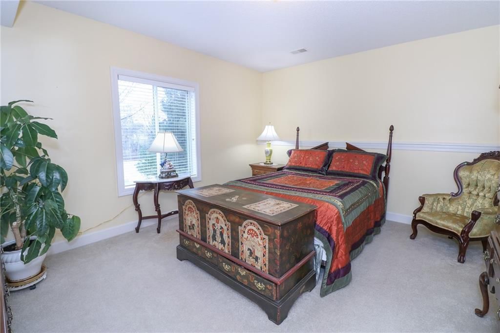 900 SW Sara Circle — photo 28