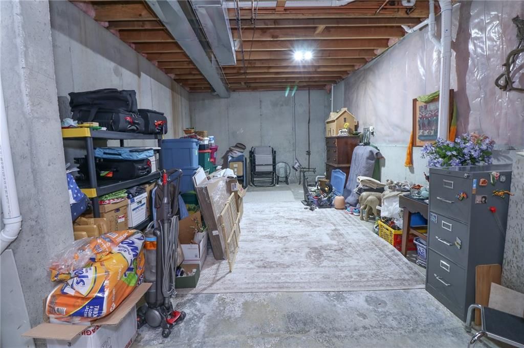 900 SW Sara Circle — photo 32