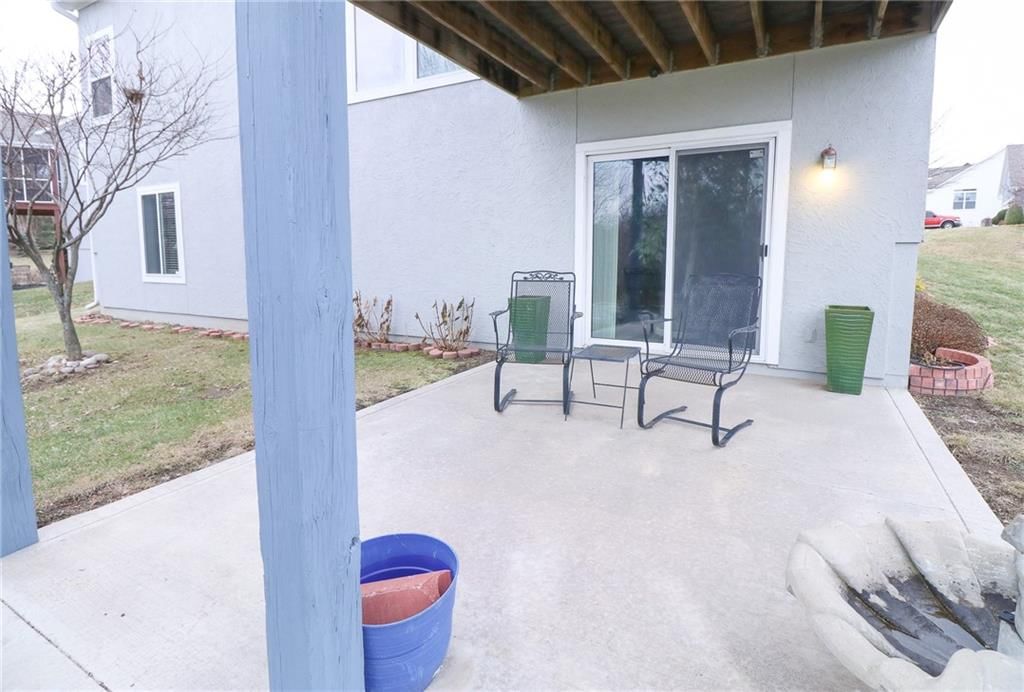 900 SW Sara Circle — photo 34